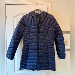 Eddie Bauer Women’s Medium lightweight puffer